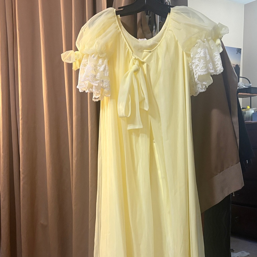 Linda Underlovelles Vintage Peignoir Set
